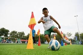 拉菲尼亚突破造点 亲自主罚稳稳命中